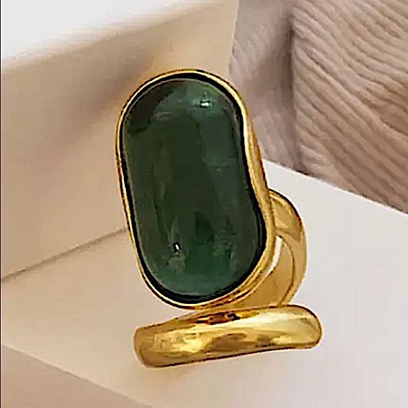 Gold Plated Emerald Green Statement Ring - Picture 3 of 3